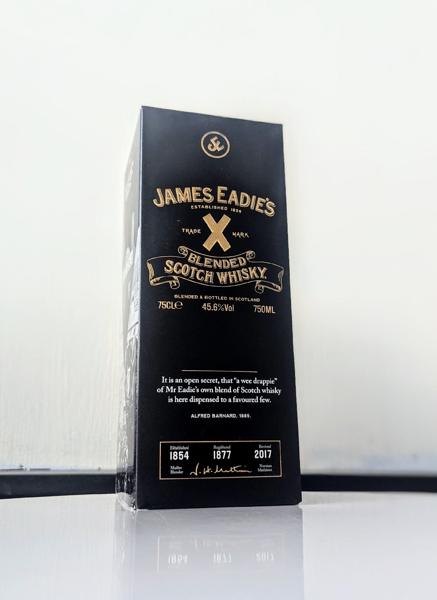 James Eadie Trademark X Blended Scotch